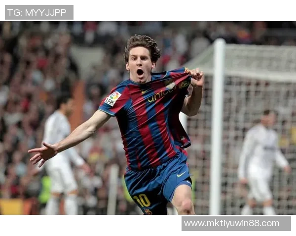 梅西球衣不够用对方前锋主动脱衣赠予展现友谊精神